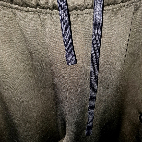 Men's Nike Therma-fit Army Green sweatpants size Large - Picture 3 of 7